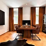 Daire Historical Luxury Homes - Luxus Familien